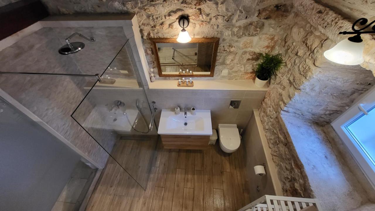 Stone House Apartments Didini Dvori Lumbarda Eksteriør billede