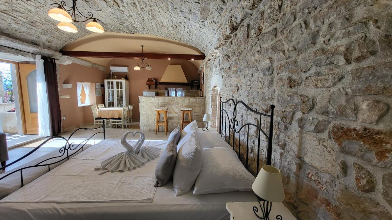 Stone House Apartments Didini Dvori Lumbarda Eksteriør billede